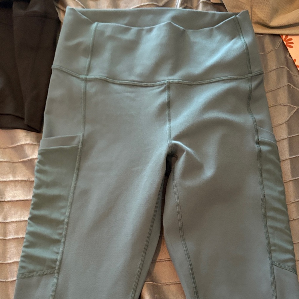 High-Waisted Blue Leggings